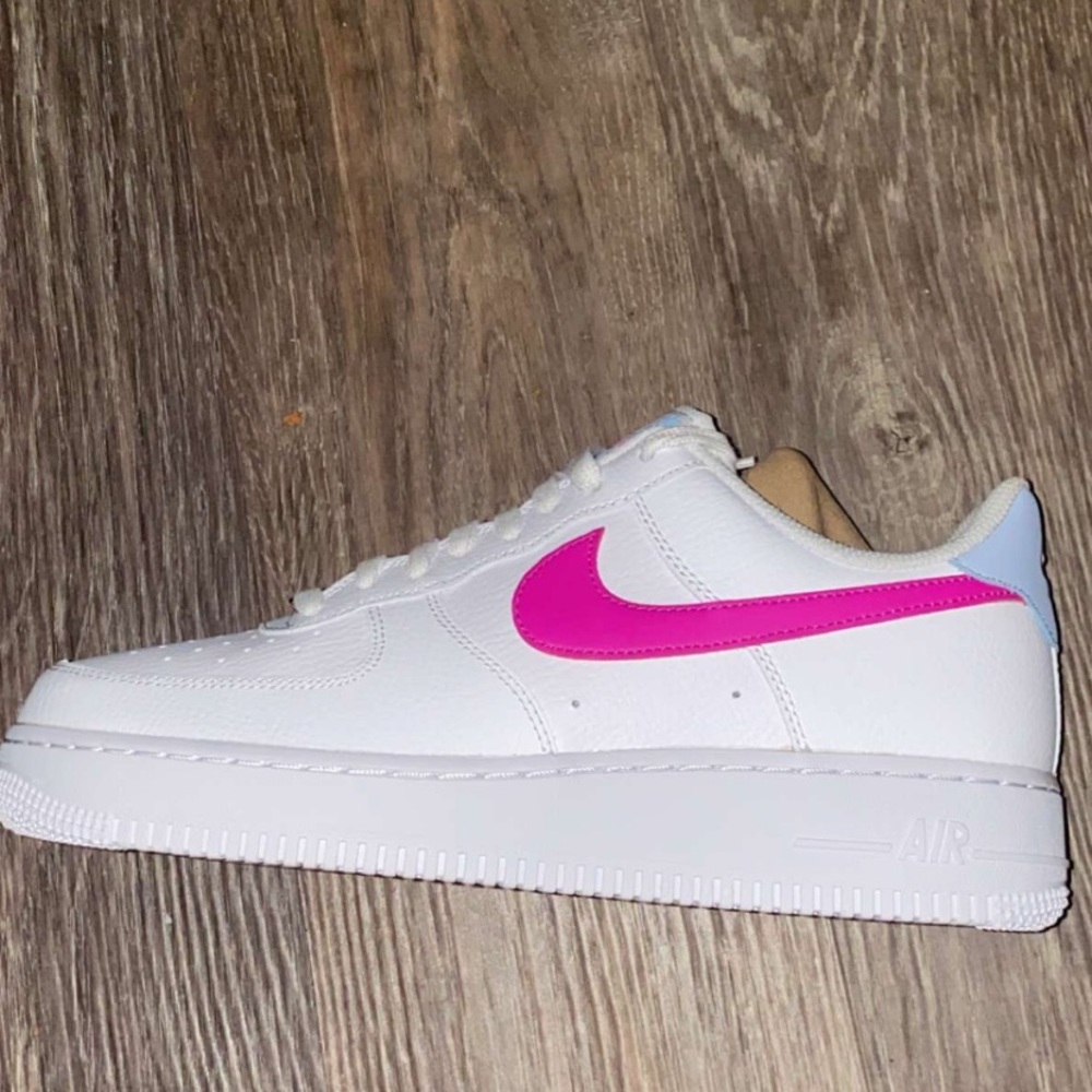 nike - Picture 2 of 5